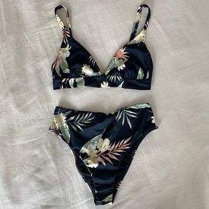 Billabong Night Sesh Bikini Set in Black Pebble EUC Size S